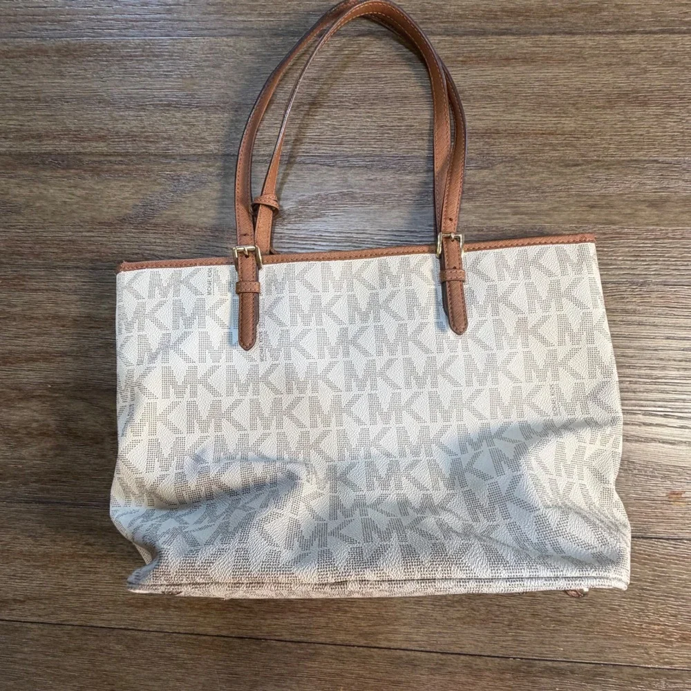 Michael Kors Jet Set Signature Monogram Tote Bag Vanilla Acorn Gold Hardware - Picture 3 of 13